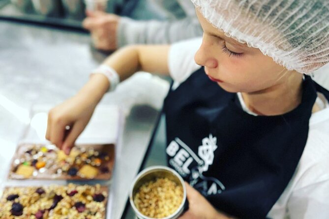 1.5h Belgian Chocolate Workshop in Brussels (bean to bar) - Tempering, molding, and making your chocolate bar