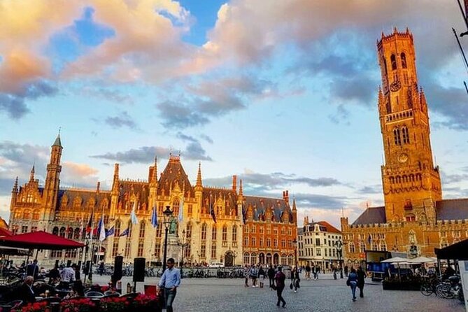 2-Hour Medieval Walk and Chocolate Tasting in Bruges - The craft chocolate tasting
