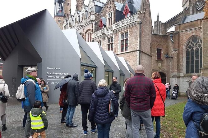 2-Hour Private Walking Tour of Bruges - The meaning behind stinking rich and Bruges’ romantic bridge