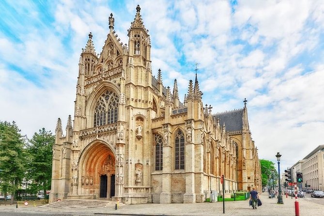 3-Hours Private Sightseeing Trip in Brussels - Laeken, the Japanese Tower, and Chinese Pavilion