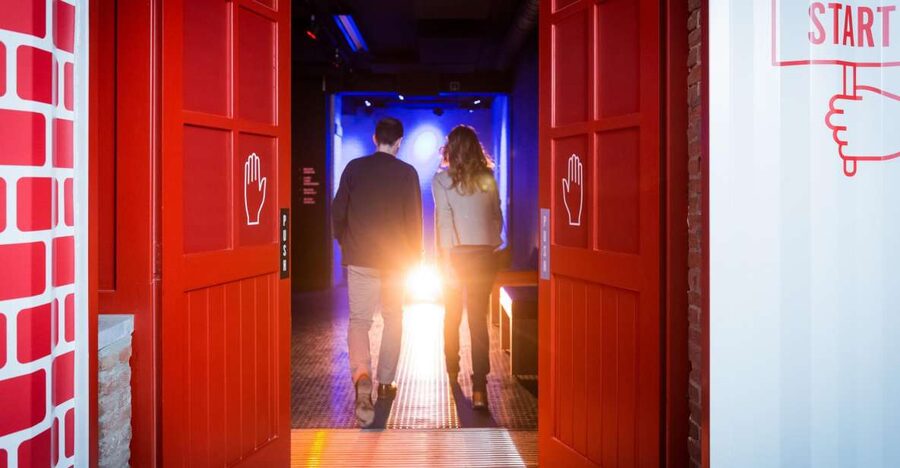 Antwerp: City Brewery De Koninck Interactive Tour - Starting with a perfectly poured beer