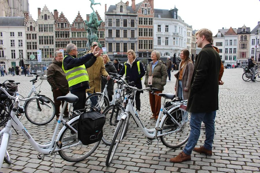 Antwerp: City Highlights Guided Bike Tour - Steen Castle and the old port