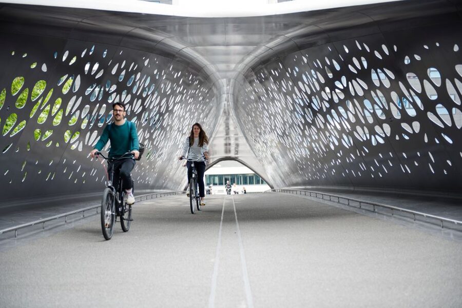Antwerp: Guided Bike Tour - Through the Jewish neighborhood to the city park