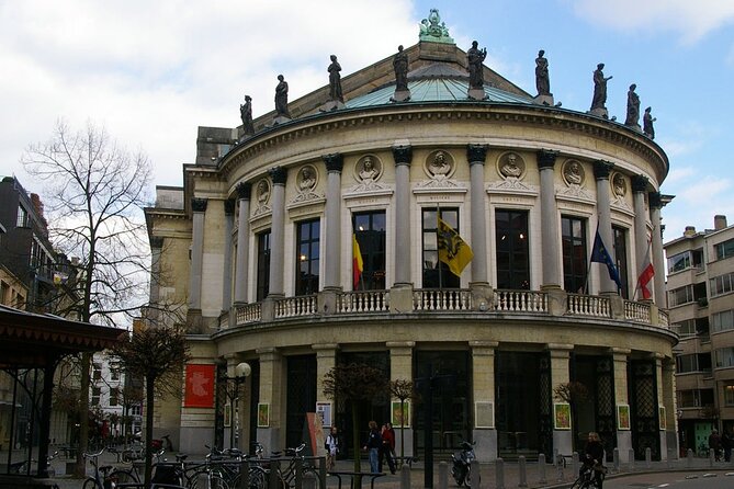 Antwerp: Help the Lost Boy – Self-Guided Mystery Walk - Fourteen challenges, teamwork, and the phone-based format