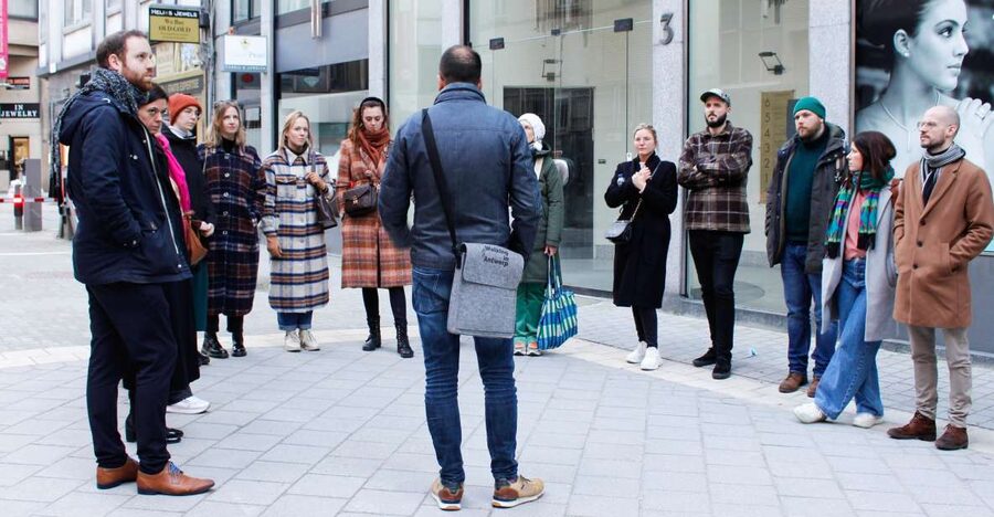 Antwerp: Jewish Neighbourhood Guided Walking Tour - Walking through the diamond district