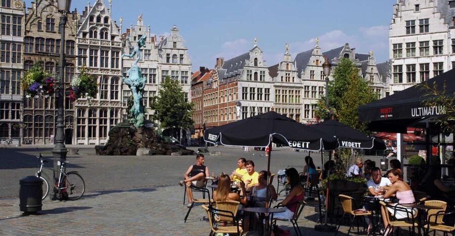 Antwerp: Private 3-Hour Historical Sightseeing Walking Tour - Starting at Brabo Fountain in Grote Markt