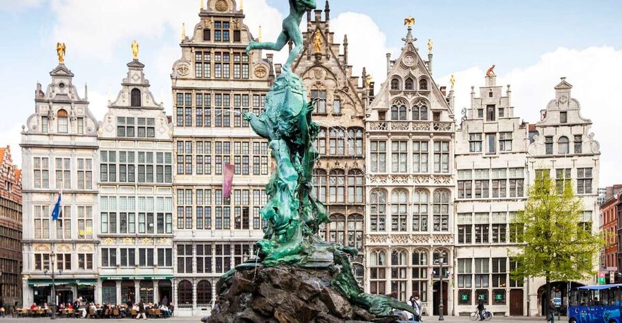 Antwerp: Private Historical Highlights Walking Tour - Key points at a glance