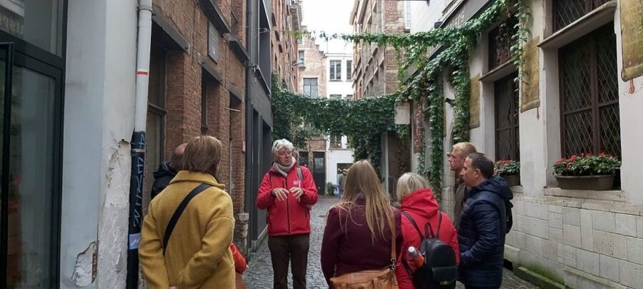 Antwerp: Private Historical Highlights Walking Tour - Finding Vlaeykensgang, Antwerp’s secretive medieval lane