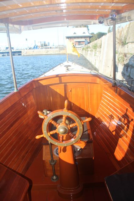 Antwerp: Private Old Harbour Boat Tour Incl. Drinks & Snacks - A 1918 boat with a salon-boat feel