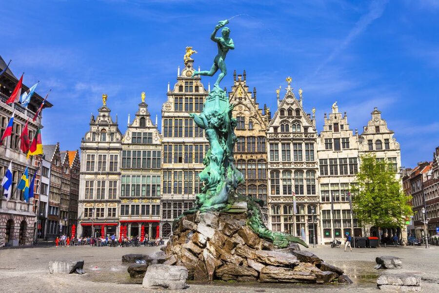 Antwerp: Private Walking Tour with a Local - Key Points at a Glance