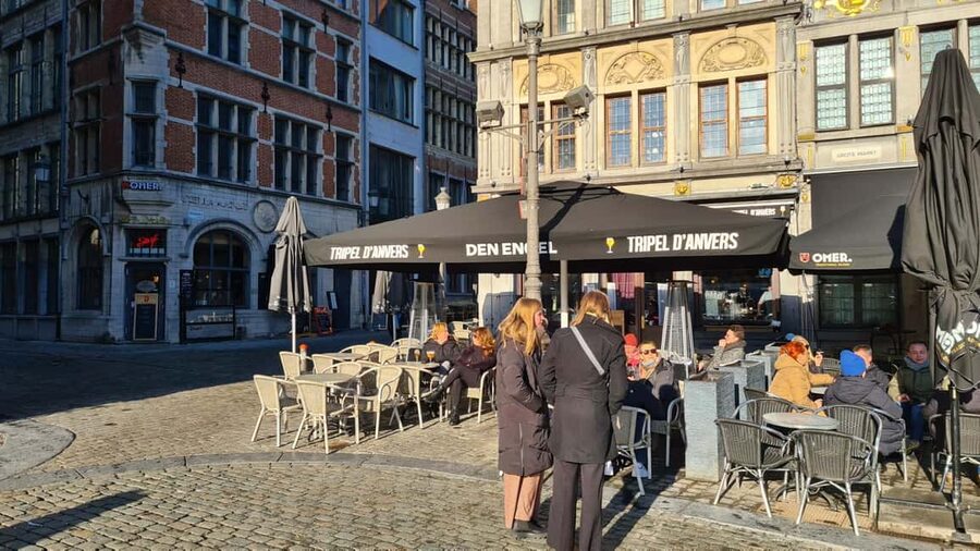 Antwerp: Pub Crawl in the Historical City - Three pubs, three chances to choose