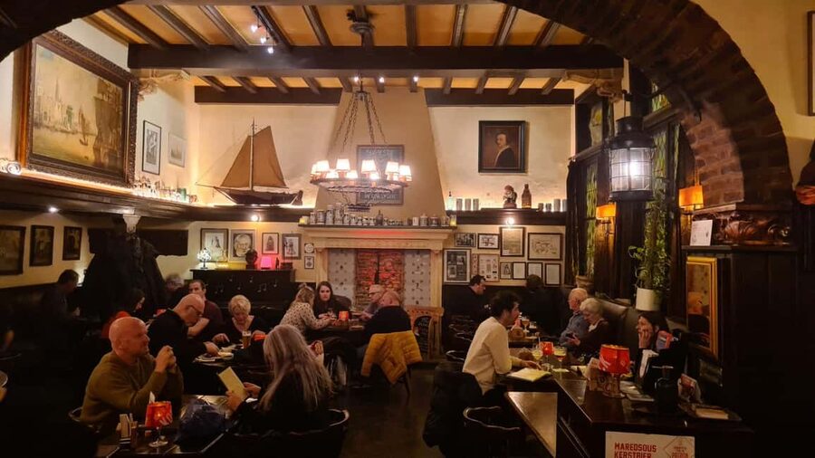 Antwerp: Pub Crawl in the Historical City - The stories behind Belgian beer
