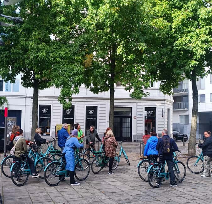 Antwerp: The Coolest Guided Bike Tour - Meeting the guide on Paradijsstraat