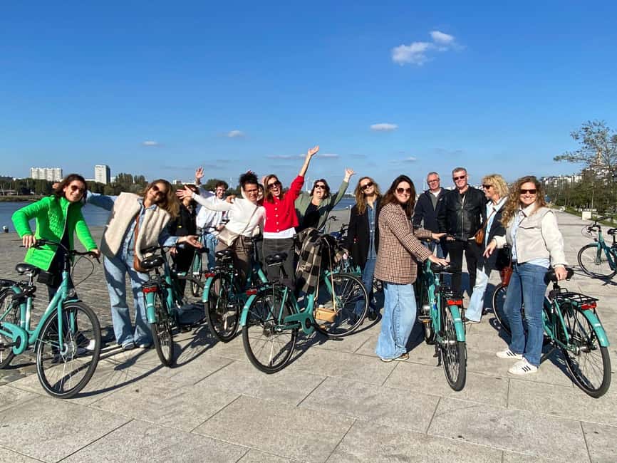Antwerp: The Coolest Guided Bike Tour - Bikes, baskets, child seats, and rain gear