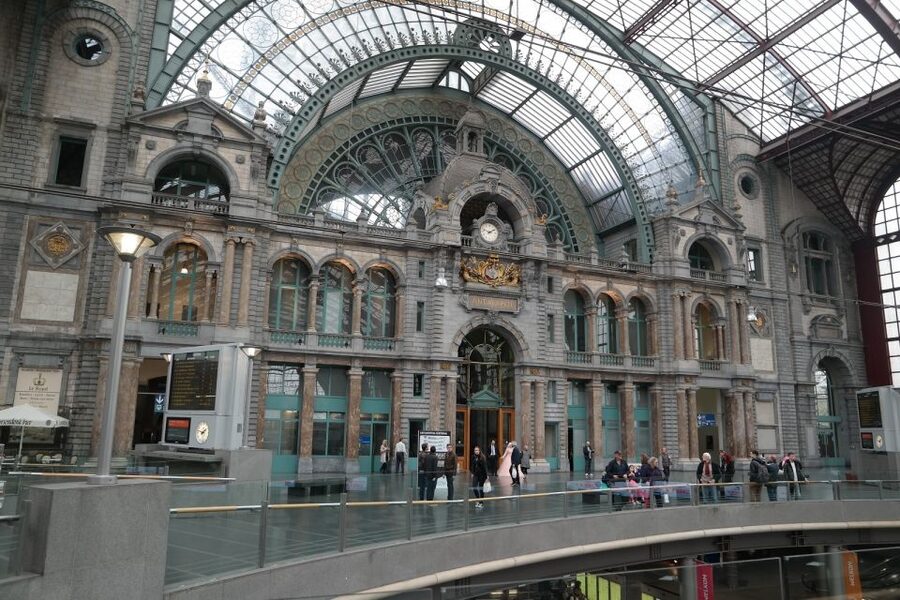 Antwerp: Walking Tour from Steen to Central Station - Key Points Before You Book