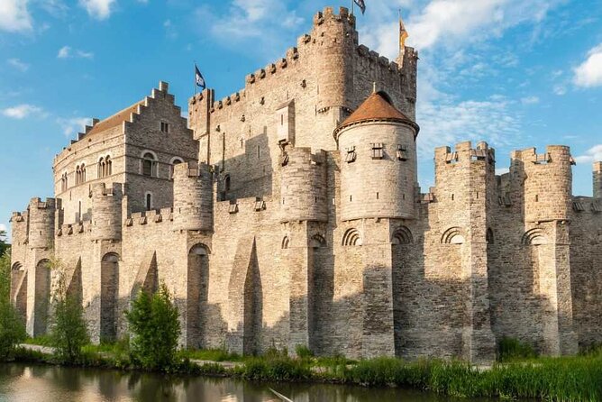 AudioGuide Ghent - Returning to Korenmarkt and the daring architect