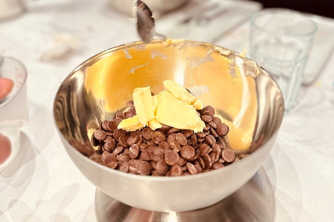 Belgian Chocolate Truffle Making Workshop in Bruges - The first few minutes: meeting the chocolate makers
