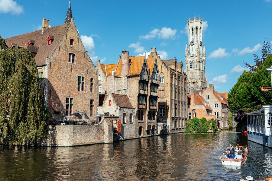 Bruges: 1.5-Hour Private Kick-Start Tour with a Local - Local tips for restaurants, chocolate, waffles, and downtime