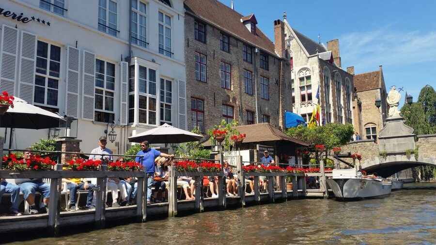 Bruges: 2.5-Hr Walking Tour from train station to Markt - Is $388 good value for Bruges?