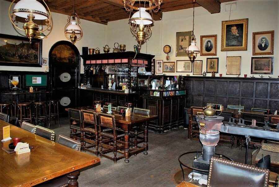 Bruges Beer and Chocolate Walking Tour - Vlissinghe, a 1515 pub with real atmosphere