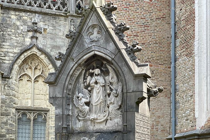 Bruges by a Local: Exciting Stories, Mysteries, People and Choco - Two old bridges and a famous love story