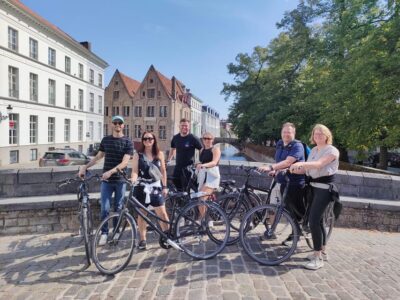 Bruges by bike with family and friends!