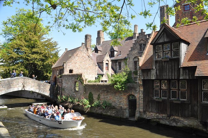 Bruges by bike with friends and family! - What the Guides Add to the Ride