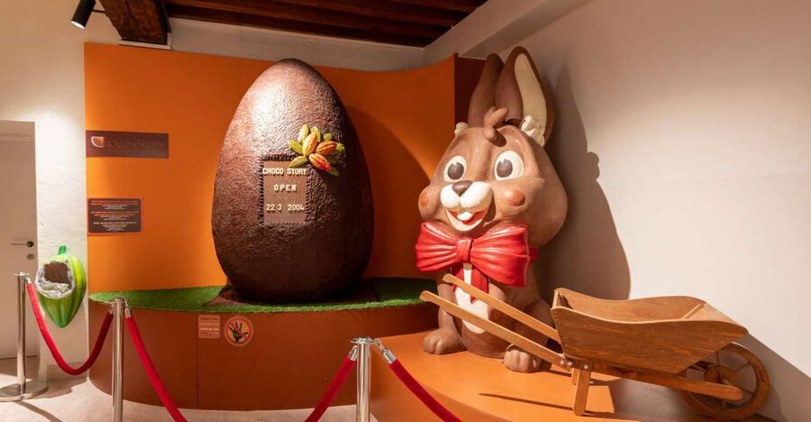Bruges: Choco-Story Chocolate Museum Guided Tour w/Tastings - The opening chapters: cocoa before modern chocolate