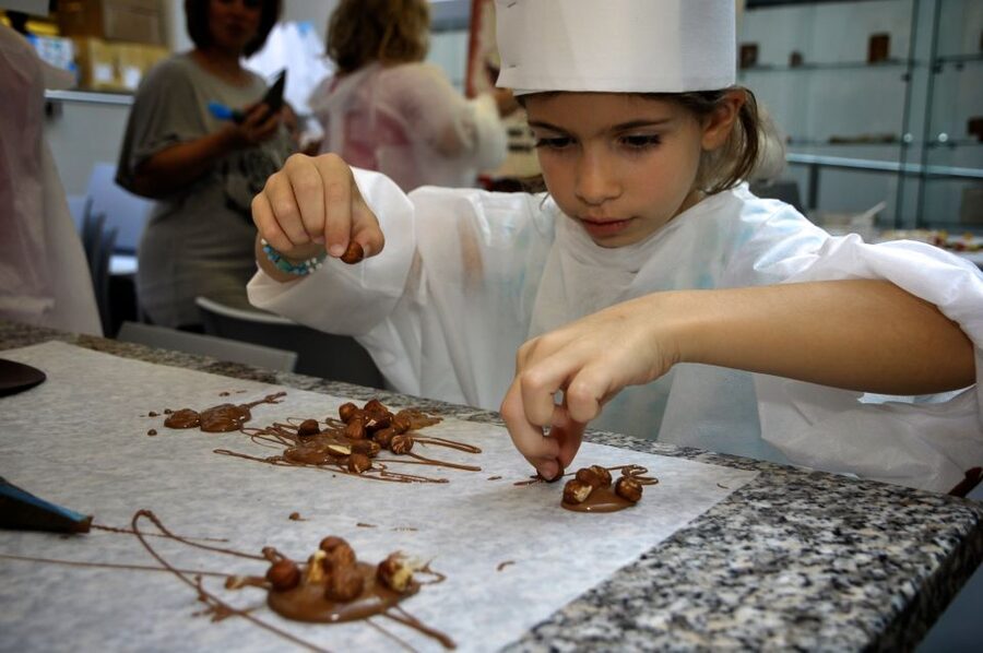 Bruges: Chocolate Making Workshop and Chocolate Museum Entry - The chocolate, tastings, and take-home value