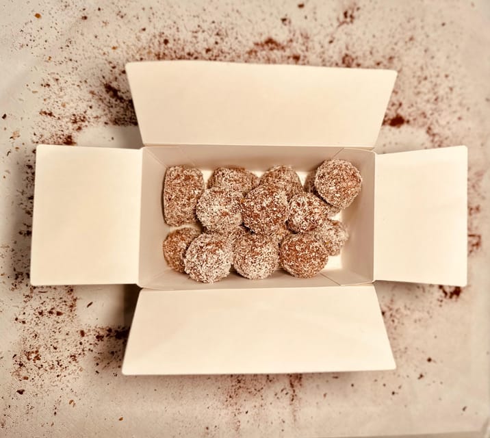 Bruges: Chocolate Truffle Making Class - Dietary choices and family suitability