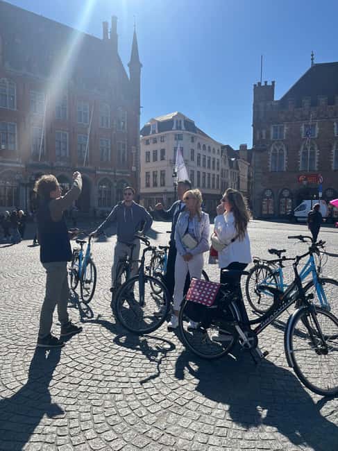 Bruges: City Highlights Bike Tour - Guides who turn facts into local stories