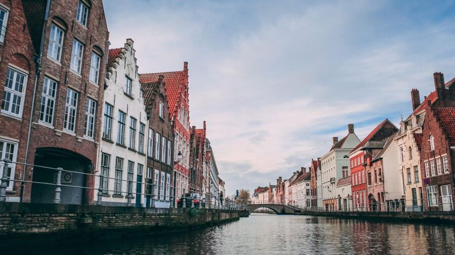 Bruges: Express Walk with a Local in 60 minutes - Key points at a glance