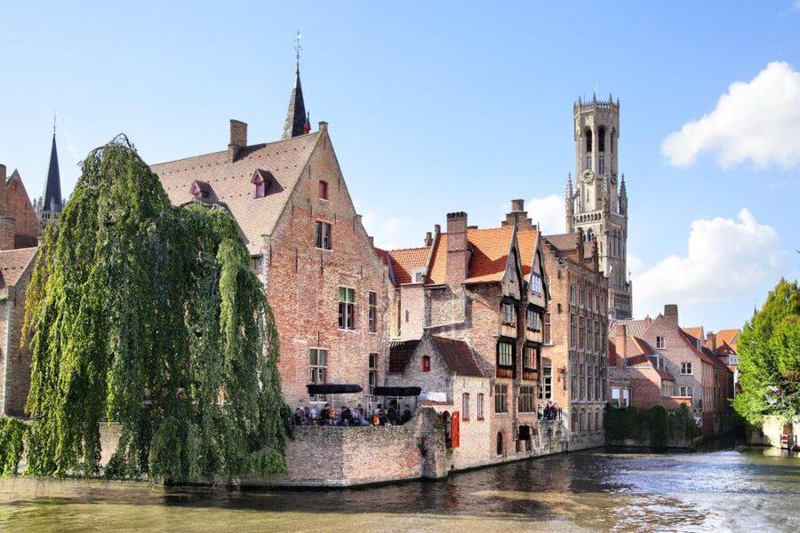 Bruges: Express Walk with a Local in 60 minutes - Is $93 a fair price for 60 to 90 minutes?