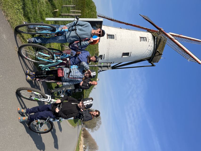 Bruges: Flatlands Guided Bike Tour - Leaving Bruges by Bicycle