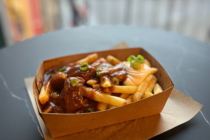Bruges Food Tour with Full Meal & Drinks by Do Eat Better - Markt: a hot potato bite with a home-kitchen feel