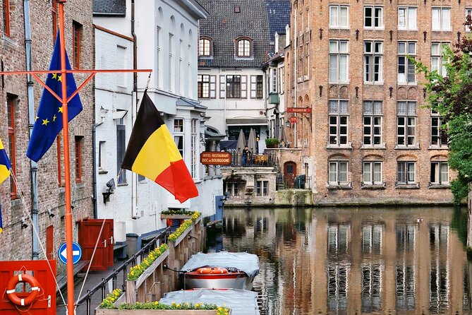 Bruges Food Tour with Full Meal & Drinks by Do Eat Better - Belfort: Flemish beef stew and Belgian fries