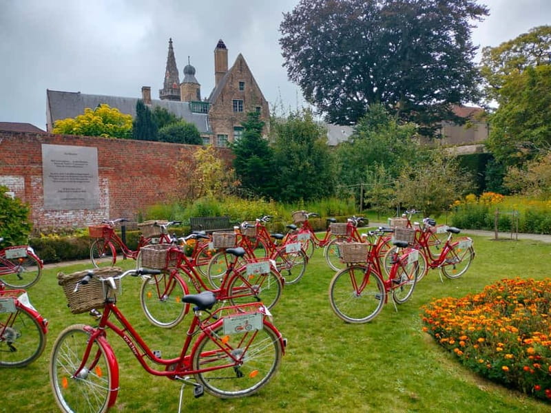 Bruges: Guided Retro Bike Tour of Highlights and Hidden Gems - The garden drink is a small but welcome finish