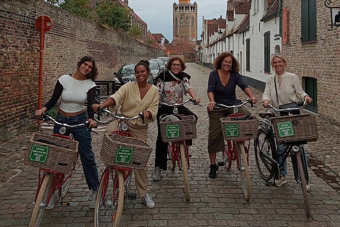 Bruges, Guided Retro Biketour: Highlights and Hidden Gems - Starting at Hof Bladelin in central Bruges