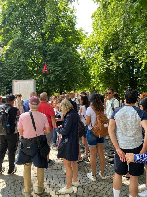 Bruges Guided Walking Tour: Stories, Mysteries and People - Halve Maan brewery and the end of the walk