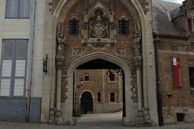 Bruges’ Legends and Hidden Treasures: A Self-Guided Audio Tour - Half Moon Brewery and the story behind The Fools