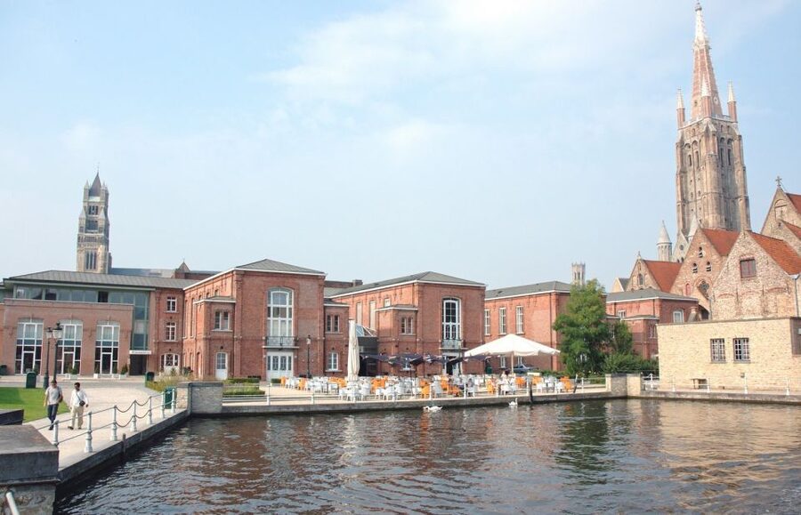 Bruges Private 2-Hour Walking Tour - Meeting your guide in the heart of Bruges