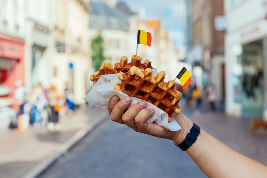 Bruges: Private Food Tour – 10 Tastings with Locals - Why a food tour works well in Bruges
