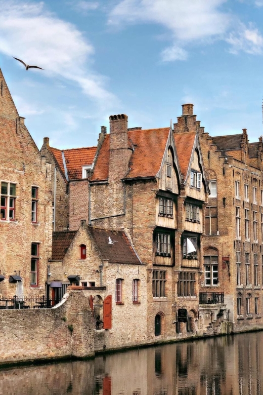 Bruges: private guided day tour - Making room for lunch, waffles, and chocolate