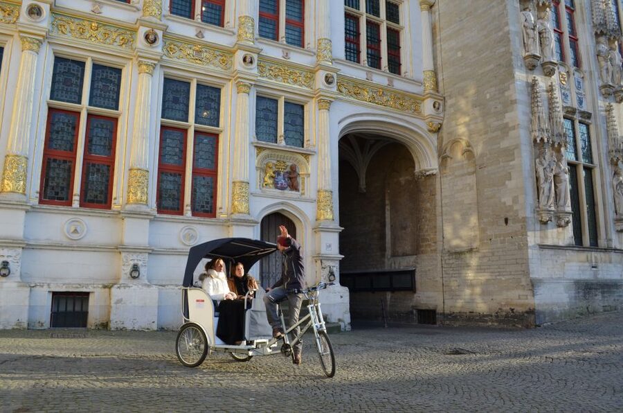 Bruges: Private Guided Tour by Pedicab - Seeing Bruges without spending two hours on foot