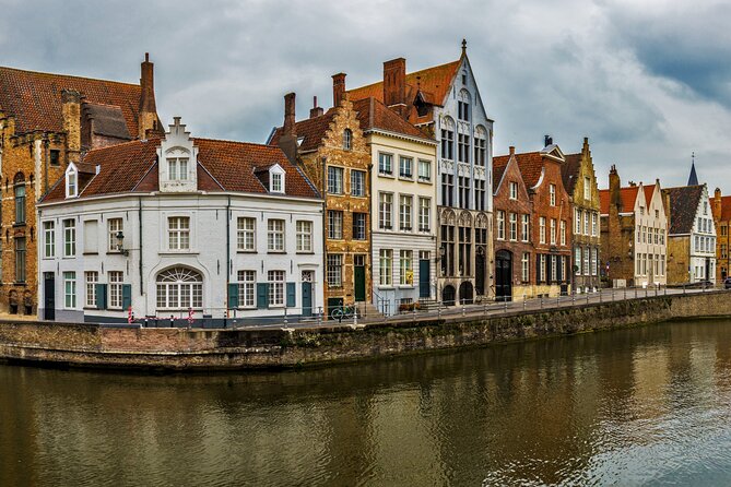 Bruges Scavenger Hunt and Highlights Self Guided Audio Tour - Why this Bruges walk is different