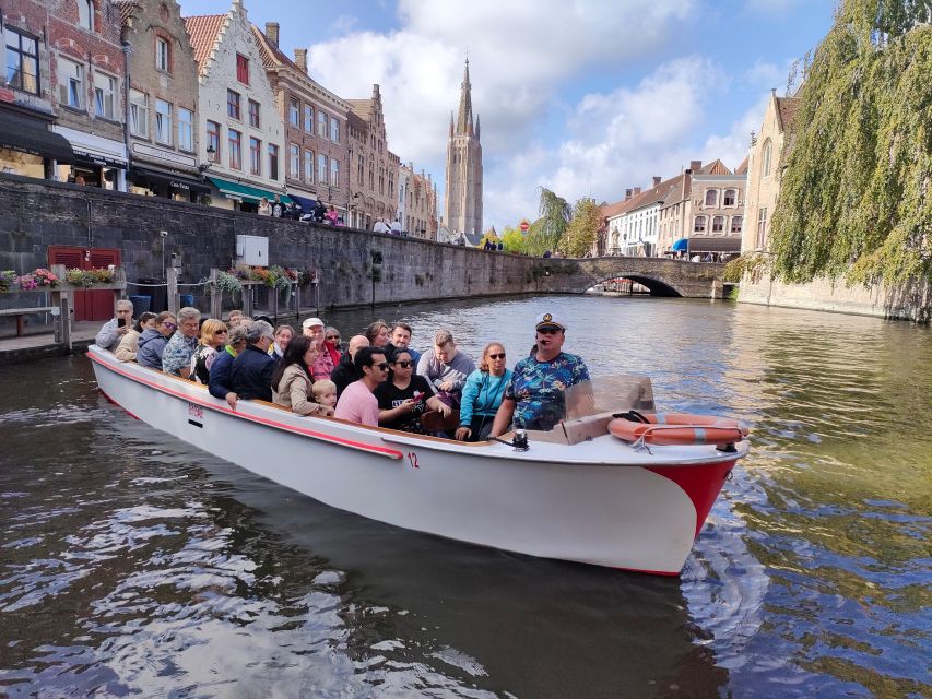 Bruges: Small Group Boat Cruise and Guided Walking Tour - Halve Maan brewery and the Beguinage finish