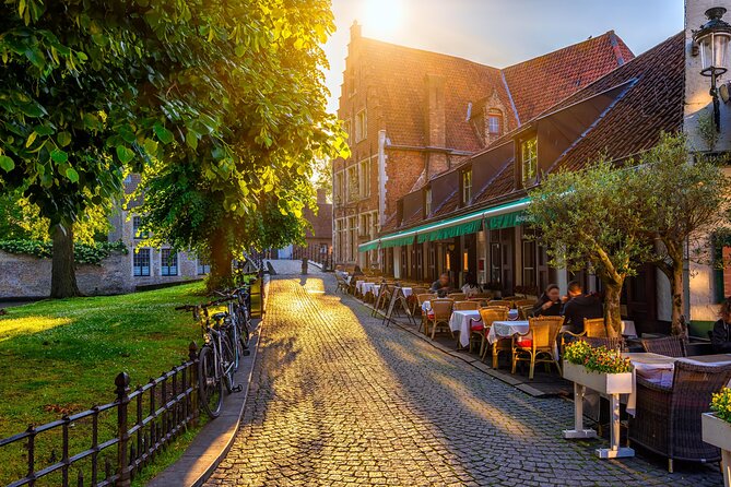 Bruges Tour with Canal Cruise from Zeebrugge Cruise Port - The canal cruise gives Bruges a different face