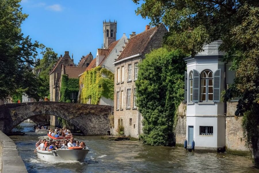 Bruges: Walking Tour, Canal Boat Trip w/Beer Tasting Option - Why this Bruges tour works well for a first visit