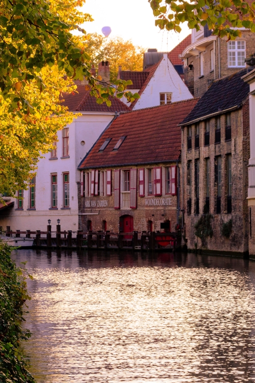 Bruges: Walking Tour, Canal Boat Trip w/Beer Tasting Option - Huidenvettersplein and Burg Square