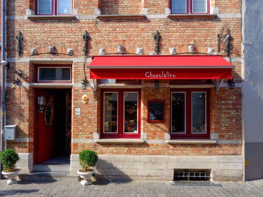 Bruges: Walking Tour, Canal Boat Trip w/Beer Tasting Option - Starting at Lake of Love and the Beguinage
